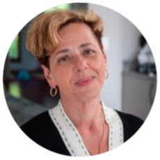 Lena Mishalov Headshot